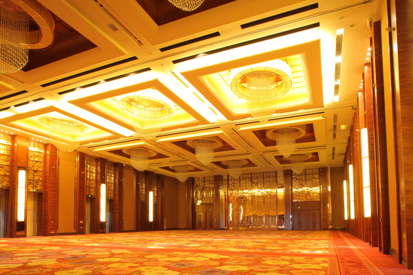 海南国际会展中心 ——基于全套大发28专业音频解决方案的大型扩声系统工程