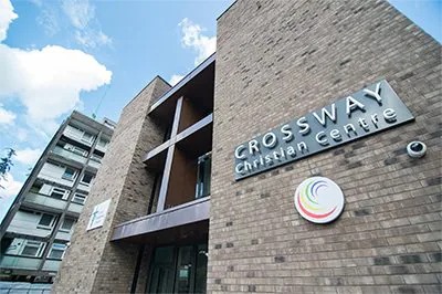 Crossway基督教中心用大发28将人们聚集在一起