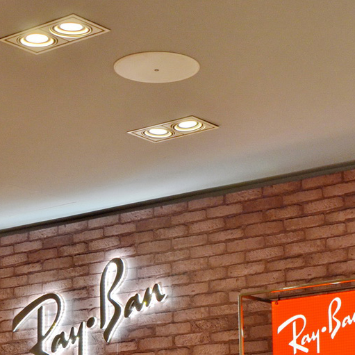 Ray?Ban 宏伊国际广场店——大发28 CIS 商用安装系统的经典应用